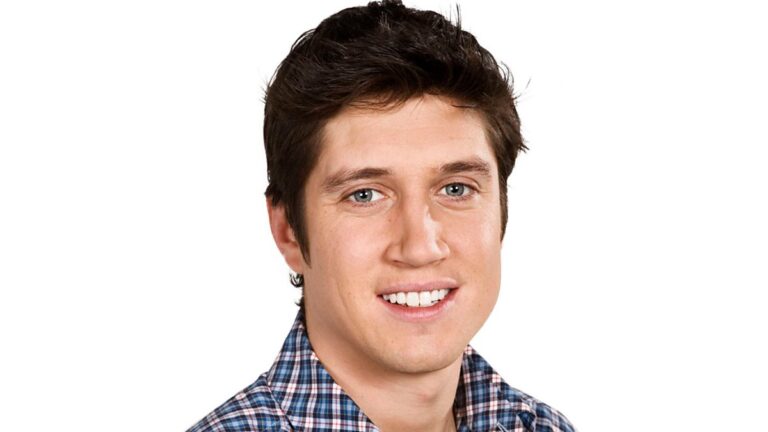 Vernon Kay to host Super Bowl LV on BBC Radio 5 Live