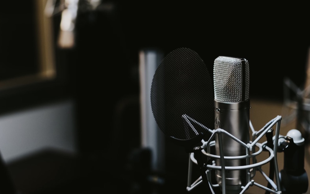 How to listen to the best radio stations around the world in the UK